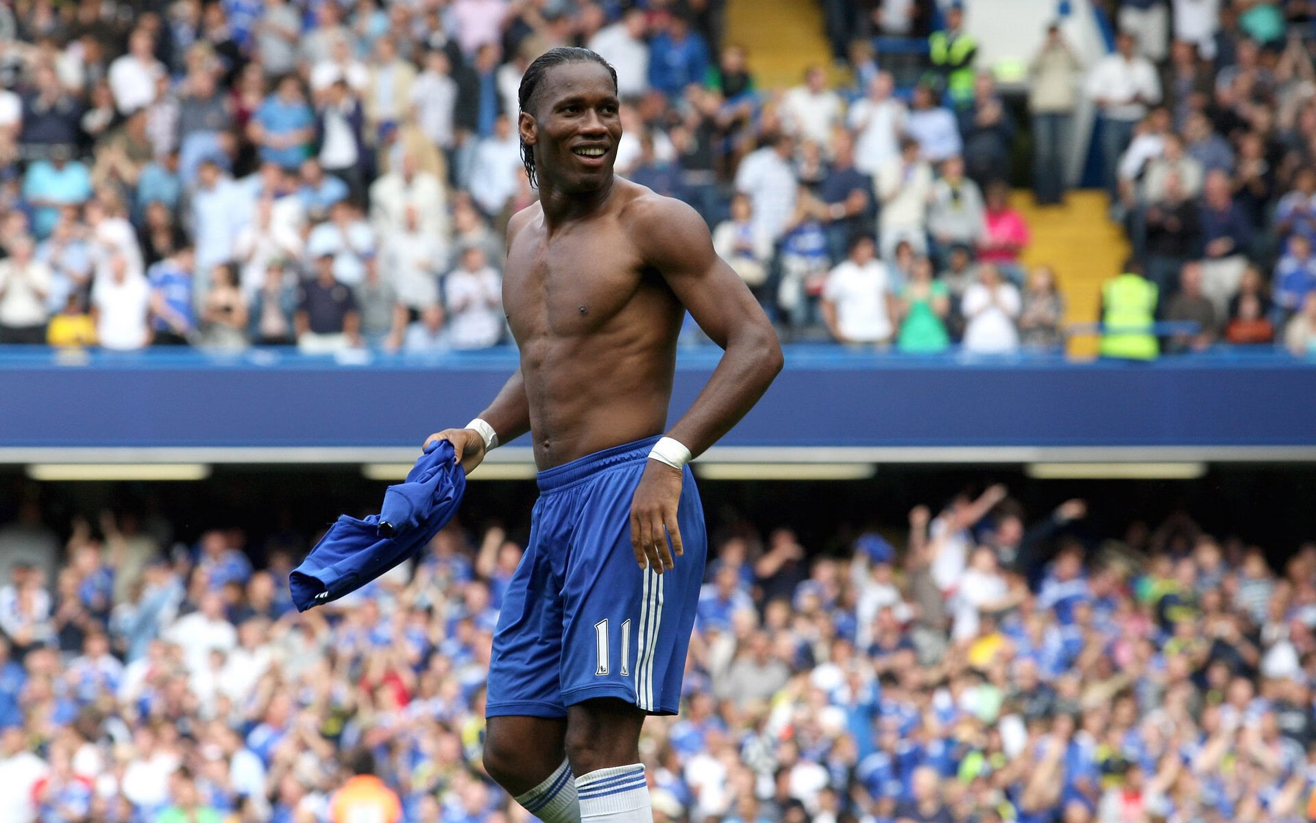 弗莱堡队迎来胜利,球队士气高涨备战下一轮比赛,弗莱堡队歌